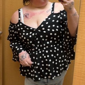 Off shoulder Polk a dot crop